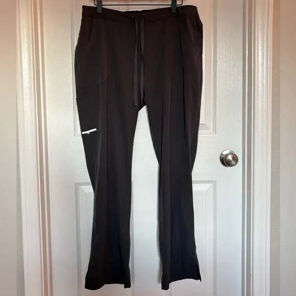 Skechers Scrub Set - Women’s Dark Gray V-Neck Scrub Top and Drawstring Pants - Picture 7 of 10